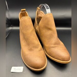 Universal Thread Cognac/Brown Western style slip on booties - size 6